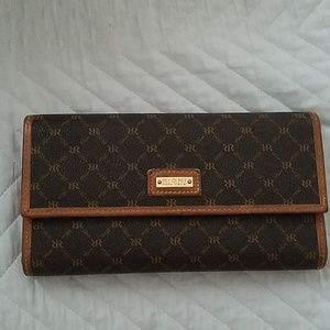 Rioni checkbook wallet